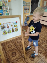 Дети средней группы "Светофорик" учились перессказывать русско-народные сказки Дети средней группы "Светофорик" учились перессказывать русско-народные сказки.
